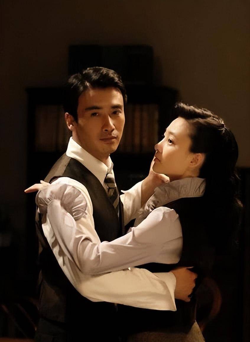 和柳云龙传绯闻,嫁二婚带娃男,出轨风波过后,陈数依旧优雅淡然_因为