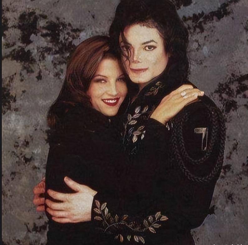 迈克尔杰克逊的妻子偷偷避孕,知道真相的mj,大怒的跟她离了婚!