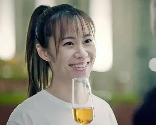 张一苇被乔逸的善解人意和天真纯良打动,而观众们似乎并不买账,认为