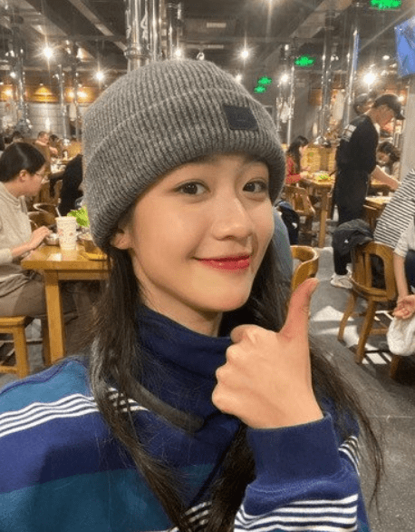 女主夏林夕则由向涵之出演,对于这个新人演员,大家可能有点陌生,她是