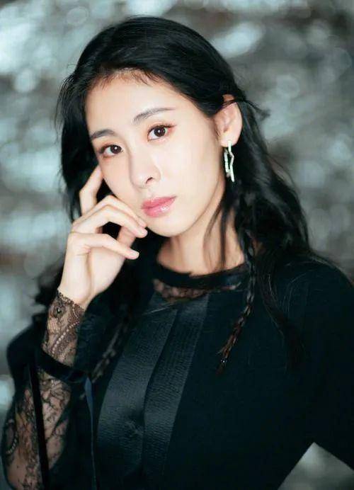 花花张碧晨,他们的女儿正脸照曝光,几乎是一比一复刻华晨宇_声音_音乐