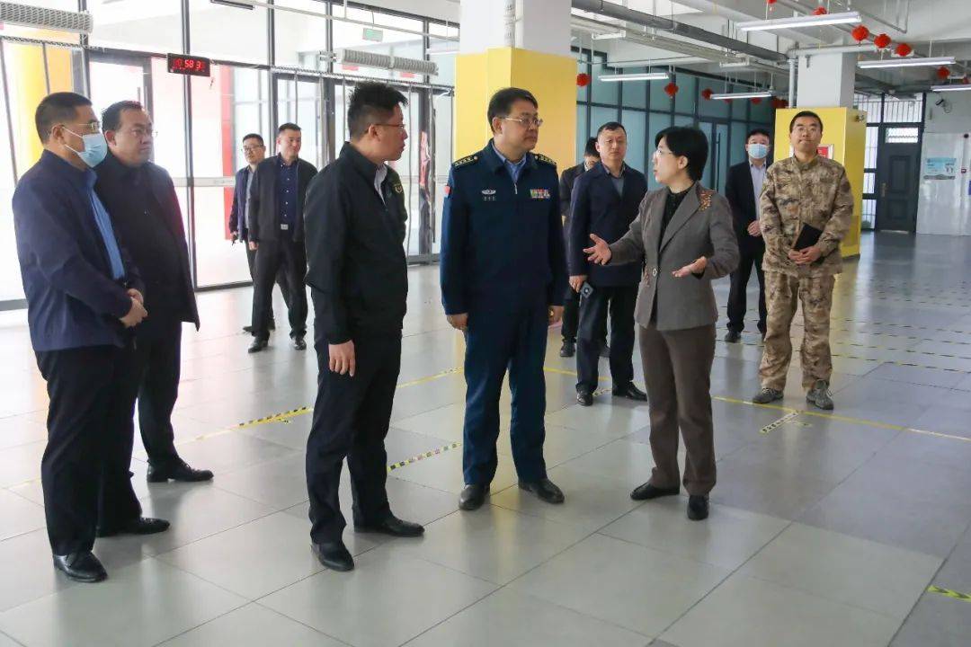 聊城市委常委,军分区大校政治委员郝爱军到南湖行知督导安全工作_餐厅