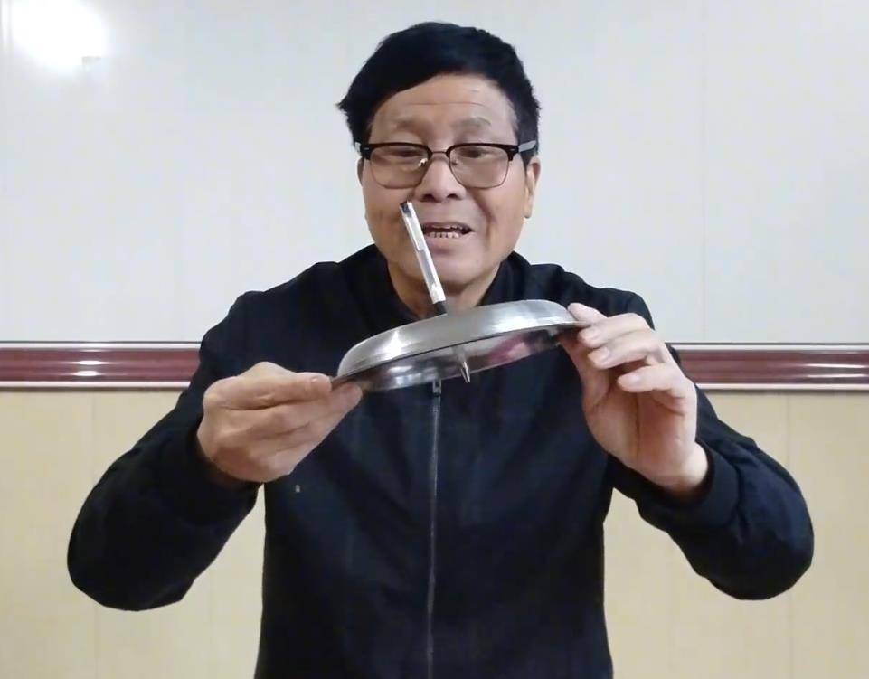 林长贵的魔术视频,给无数网友带来了欢乐,如今他已经