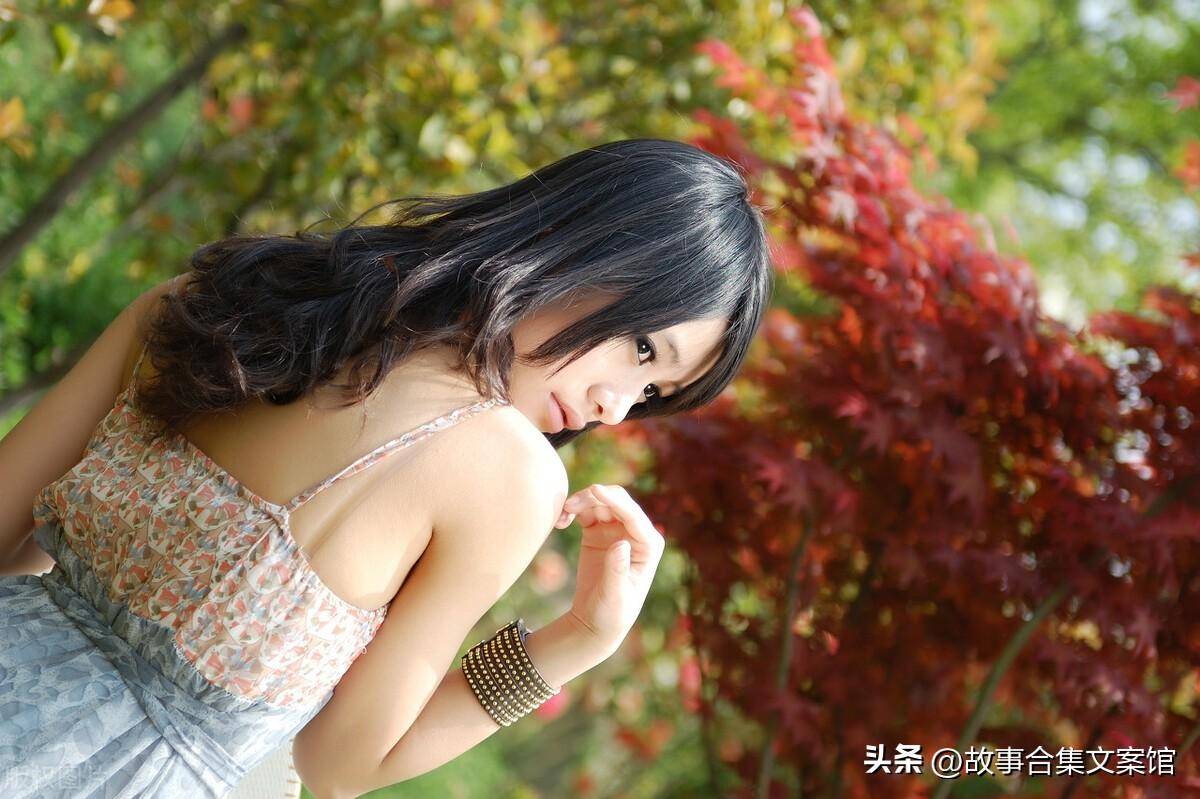 谁说碎花裙子欠好把握，那不碎花女子来了吗？