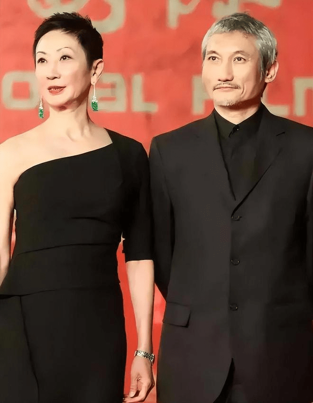 徐克女友疑似怀孕，跟前妻丁克几十年，现任女友小三上位_施南生_女性_消息