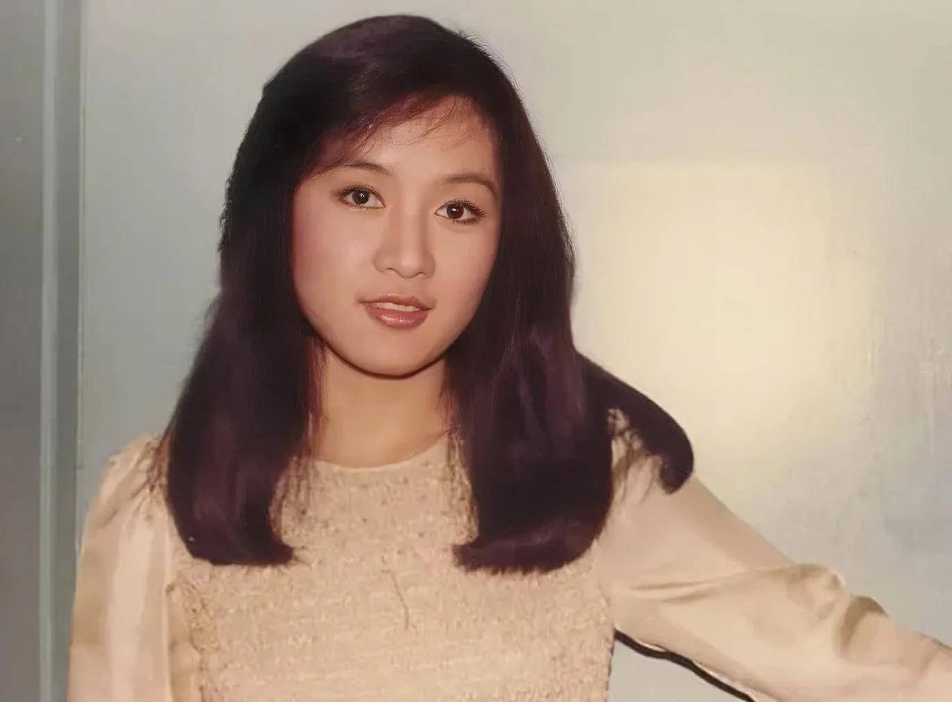 比林青霞还要美的吕秀菱,为何自甘堕落,踏入明星行列_琼瑶_文艺_香港