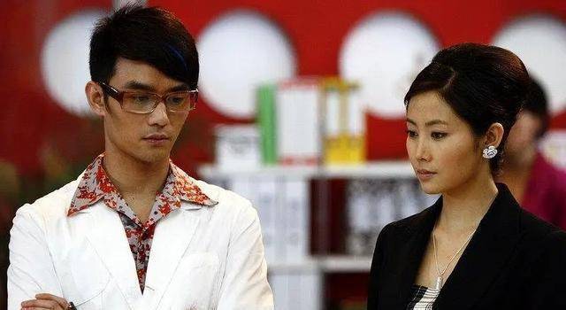 王凯用10年时间爆红,成为侯鸿亮的爱将,敢挑战比靳东发展潜力大_转型