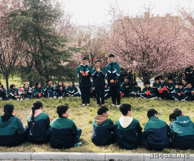 西平一中举行春季研学活动_进行了_家乡_海棠花