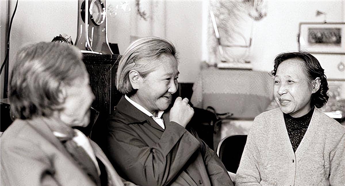 溥仪早早就为韫颖挑选了一位才子——润麒.