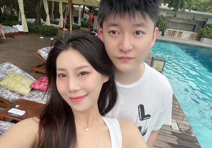 歌手黄安大曝儿子老婆蜜月照_儿媳_山东_媳妇