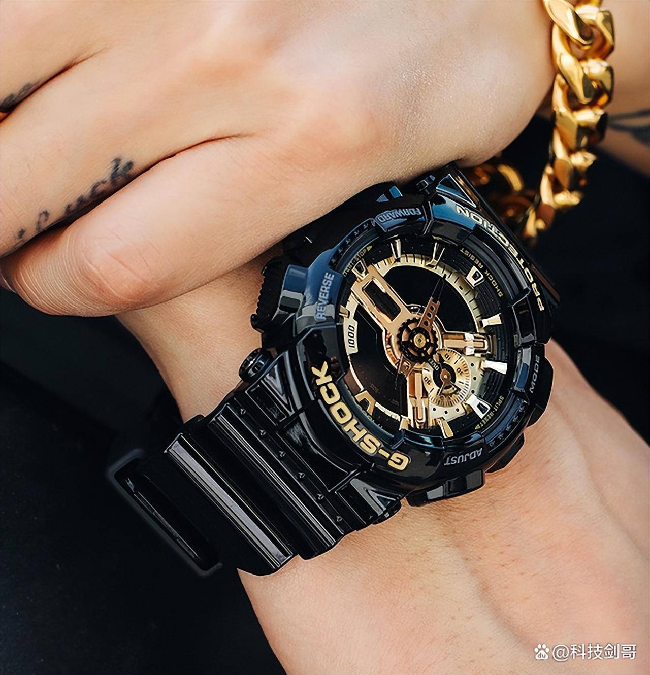 卡西欧ga-110gb-1a黑金运动腕表:个性不羁 外观时兴 .