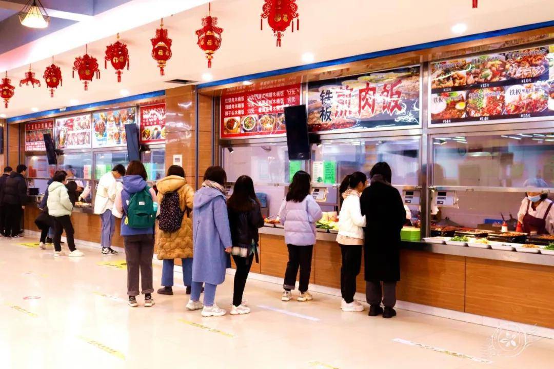 沈阳城市建设学院食堂图片