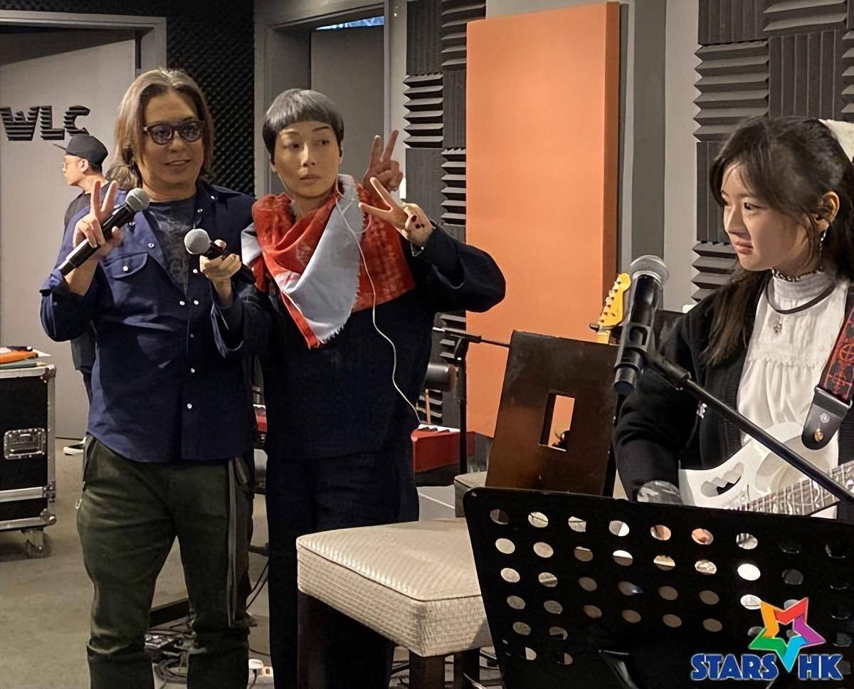 林敏骢珍惜和「一家人」江美仪丶郭柏妍丶罗毓仪丶文凯婷台上机会