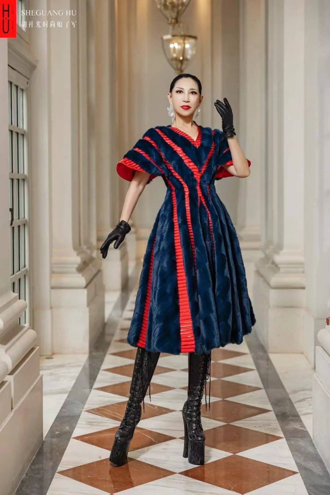 胡社光时尚娘子军国际时装周成都圆满收官_青春_姐姐_梦想