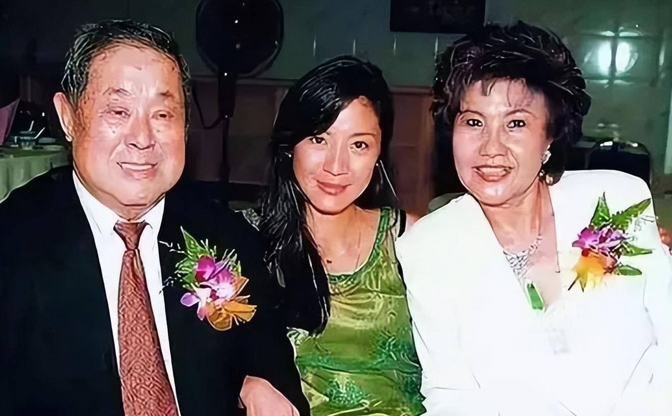 61岁影后杨紫琼:无儿无女不结婚,她说:我不会被年龄和性别束缚_动作