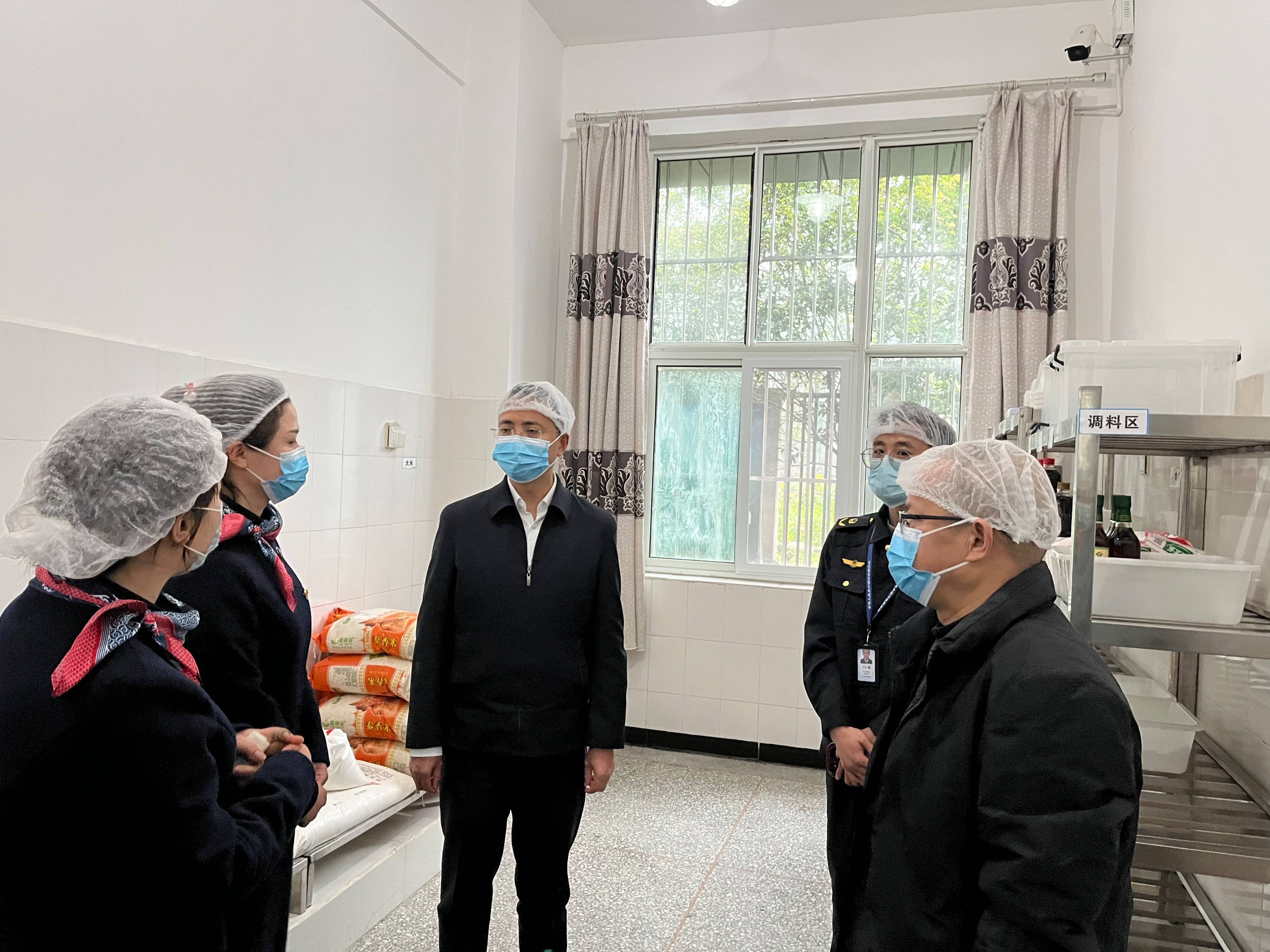 天全县人民政府副县长徐岱毅开展2023年第一季度学校食品安全"两个