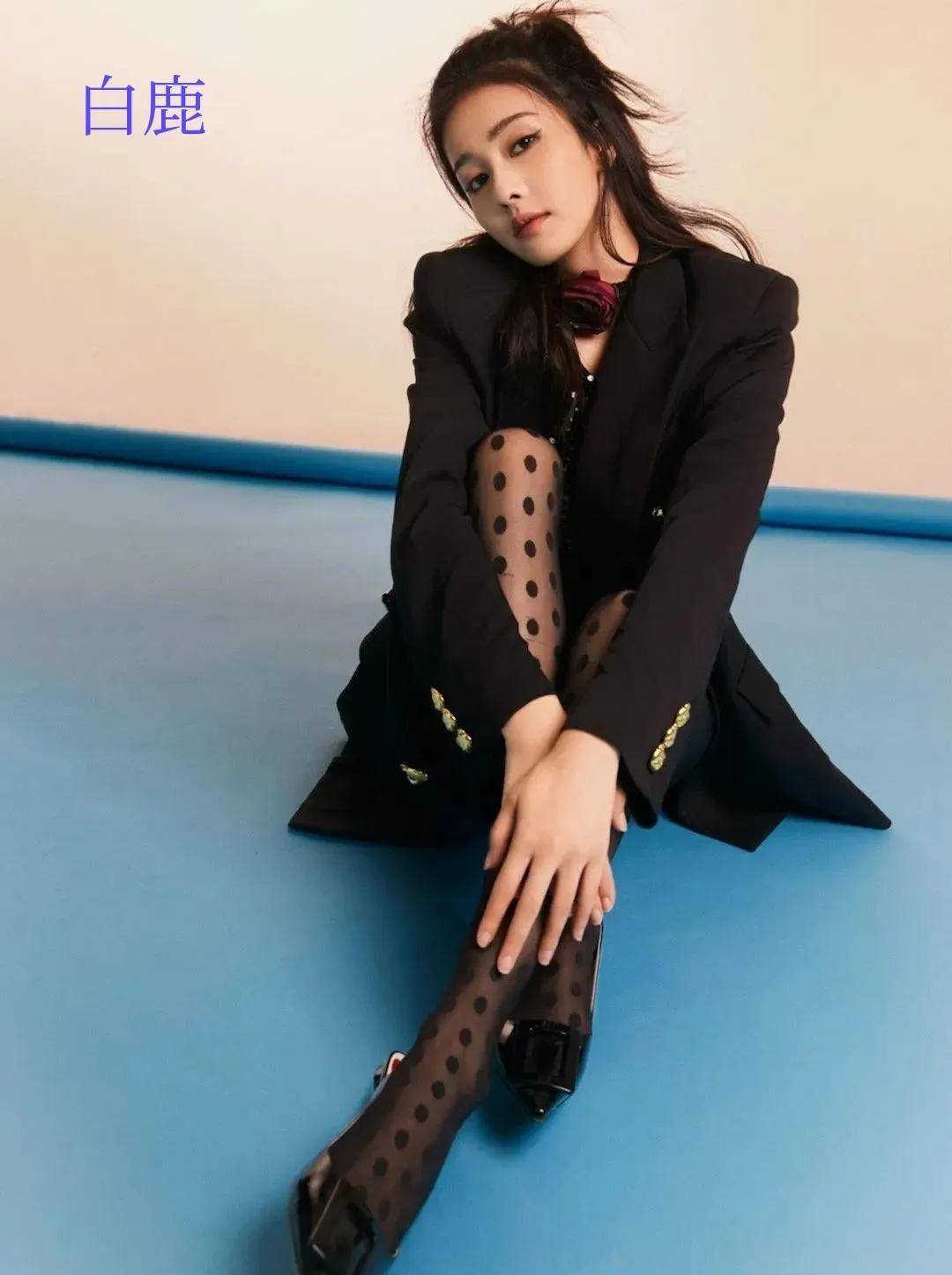 女星们的丝袜穿搭示范_品牌_世界_印花