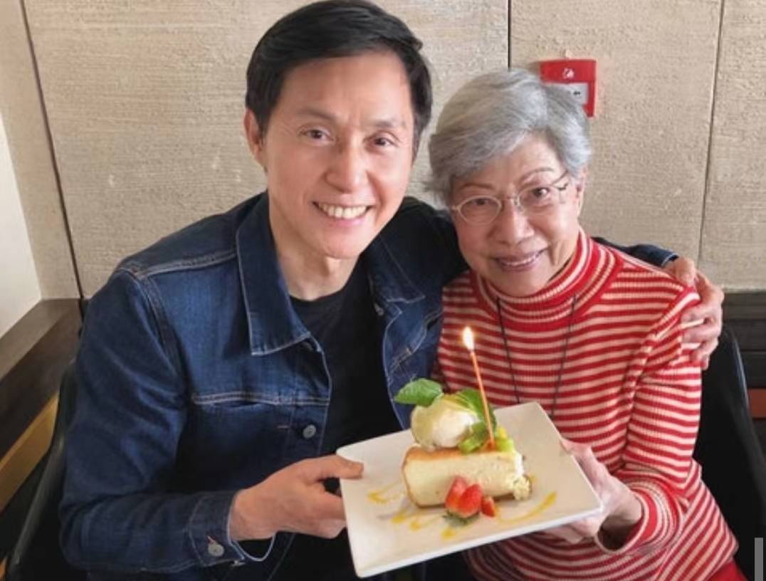 91岁香港资深绿叶近况曝光,曾为照顾患癌妻子淡出幕前_周聪_太太