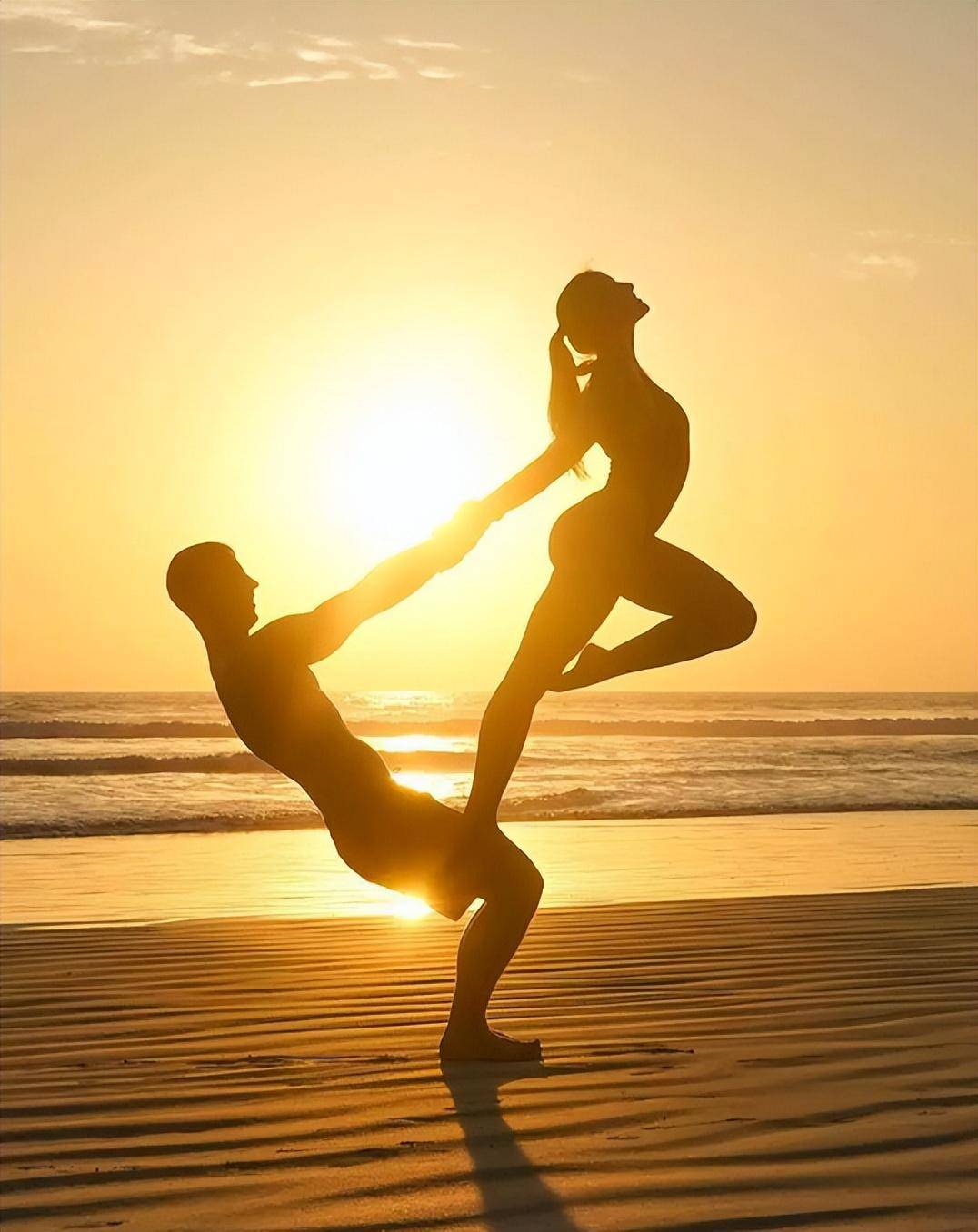 适合男女一起做的瑜伽动作,一起来看看!_身体_实践_肌肉