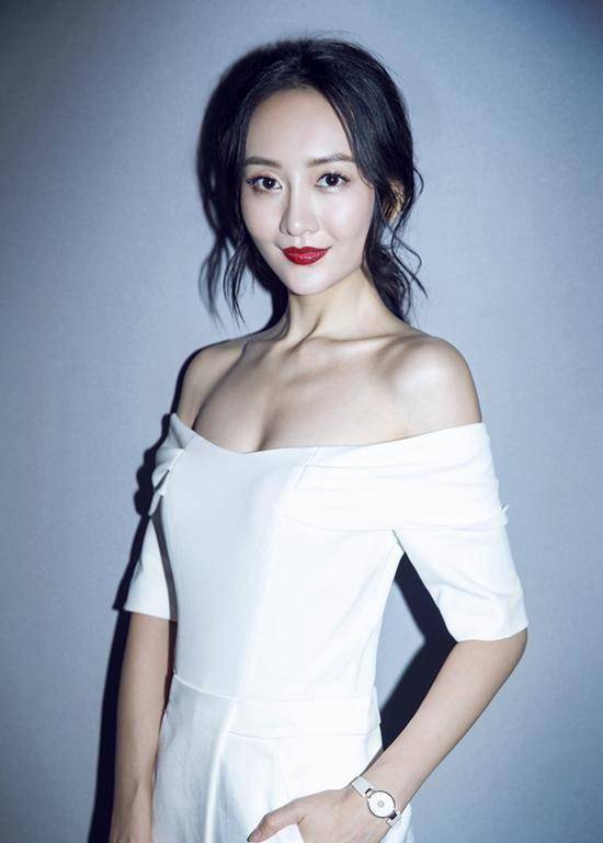 看她自创的海鸥式坐姿,美得一发不可收拾!王鸥有多妖娆? -洞见科技网