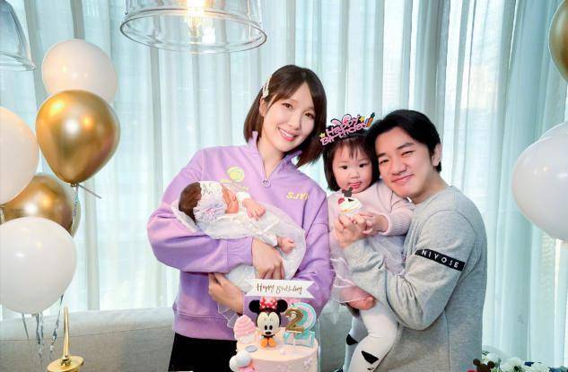 3个女人一台戏,王祖蓝为大女儿庆生,官宣二胎又得一女_邓超_李亚男