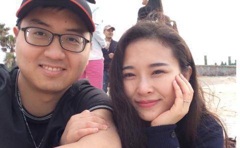 23岁地震丧女,28岁嫁海归,连鲁豫佩服她_廖智_查尔斯_女儿