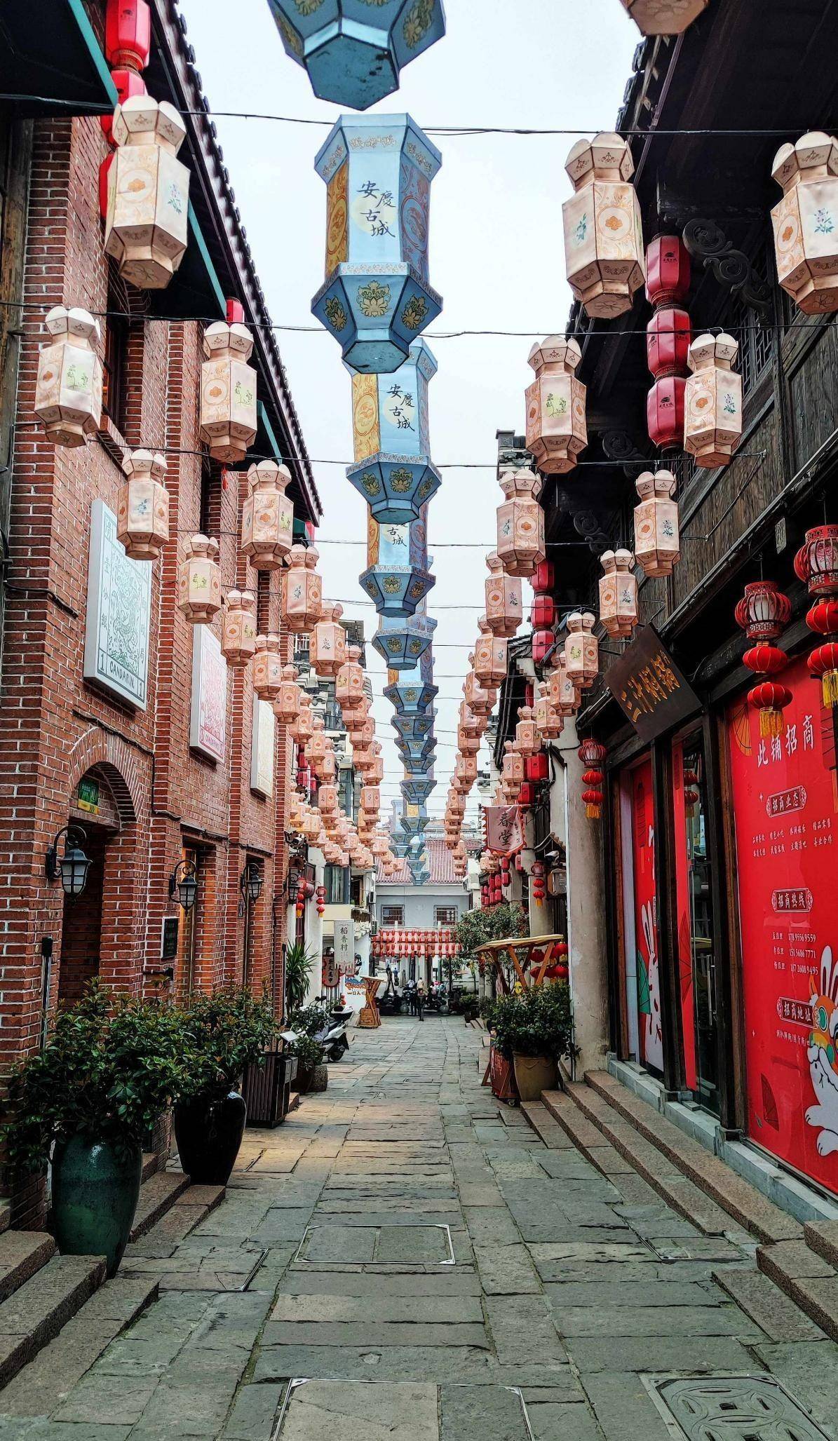 安庆倒扒狮老街,它曾是安徽第一商业街,也留下了诗人海子的记忆