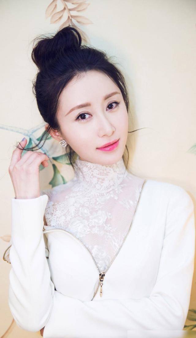 舒畅:我5岁的时候,10岁就出专辑了. 这张专辑最初销量超过100,000张.