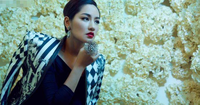 20岁的瞿颖,长腿吸睛,这比例真的服了,爷青回_因为_李亚鹏_恋情