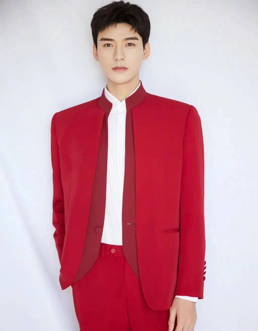 男明星"中山装"大赏:成毅王一博又正又帅,朱一龙让人移不开眼_感觉