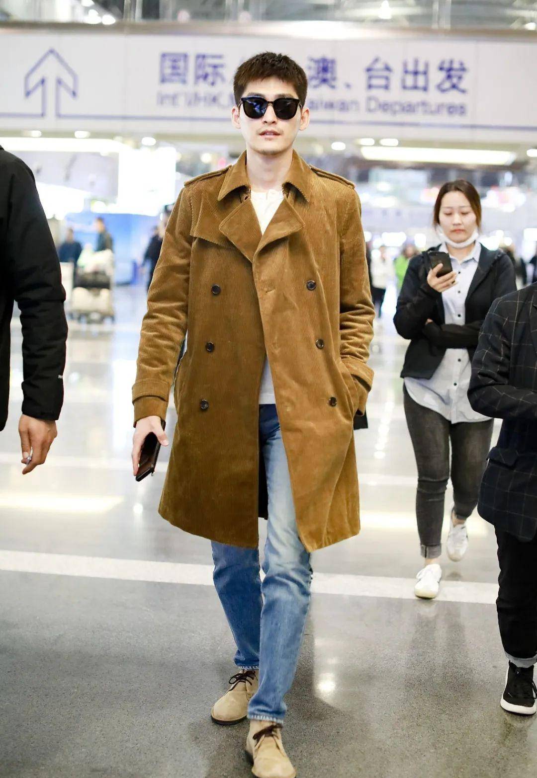 欧美场大本狂撒狗粮_伦敦_机场_时间