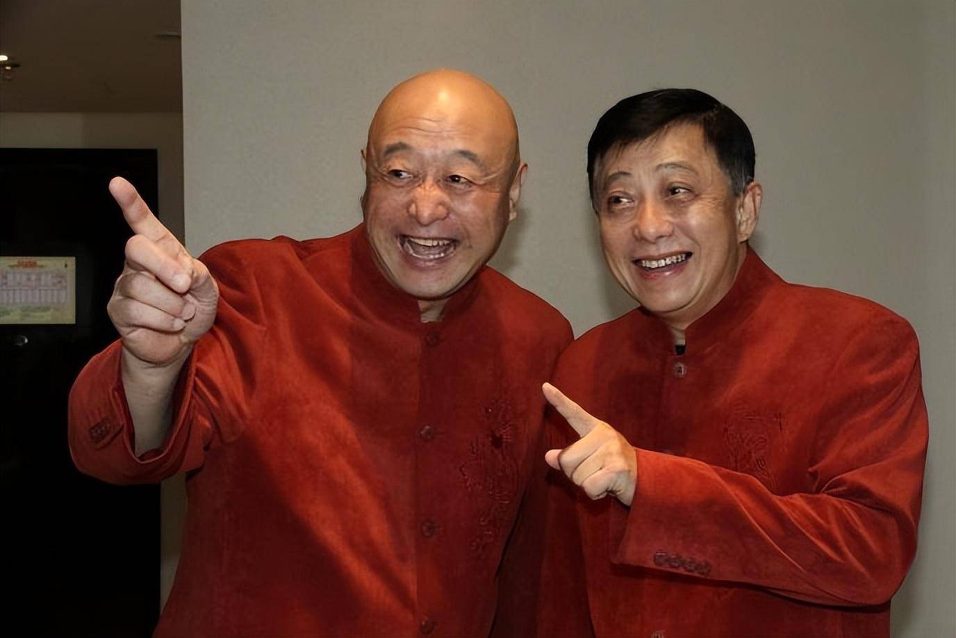 练就了极强的能力,在训练了一段时间后在2003年陈寒柏搭档王敏出道