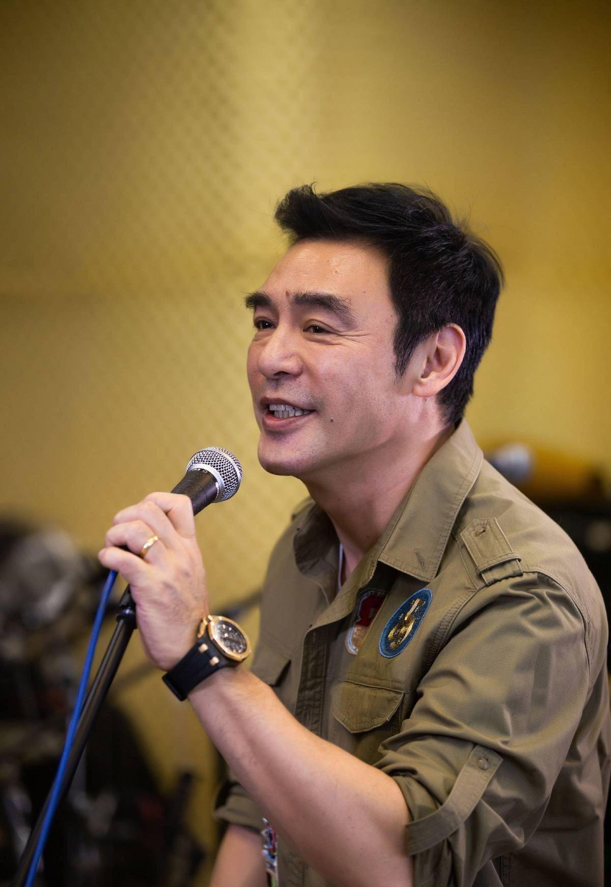 艺人现状:患病演出,靠女儿赚钱,一个比一个心酸_释小龙_钟镇涛_钟景涛