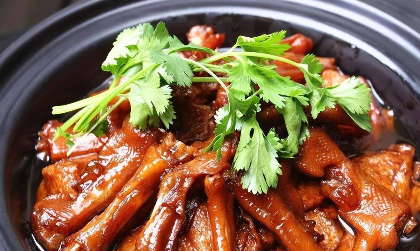 美食推荐:鹅掌翼煲,仔姜草头龙须鳜鱼,堂蒸白菜饺制作方法_饺子_清水