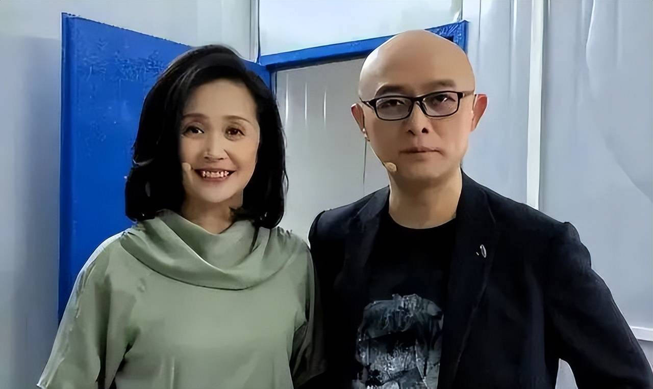 "非诚勿扰"黄菡现状:退居幕后,相夫教女搞学术,气质变化大_主动_爱情