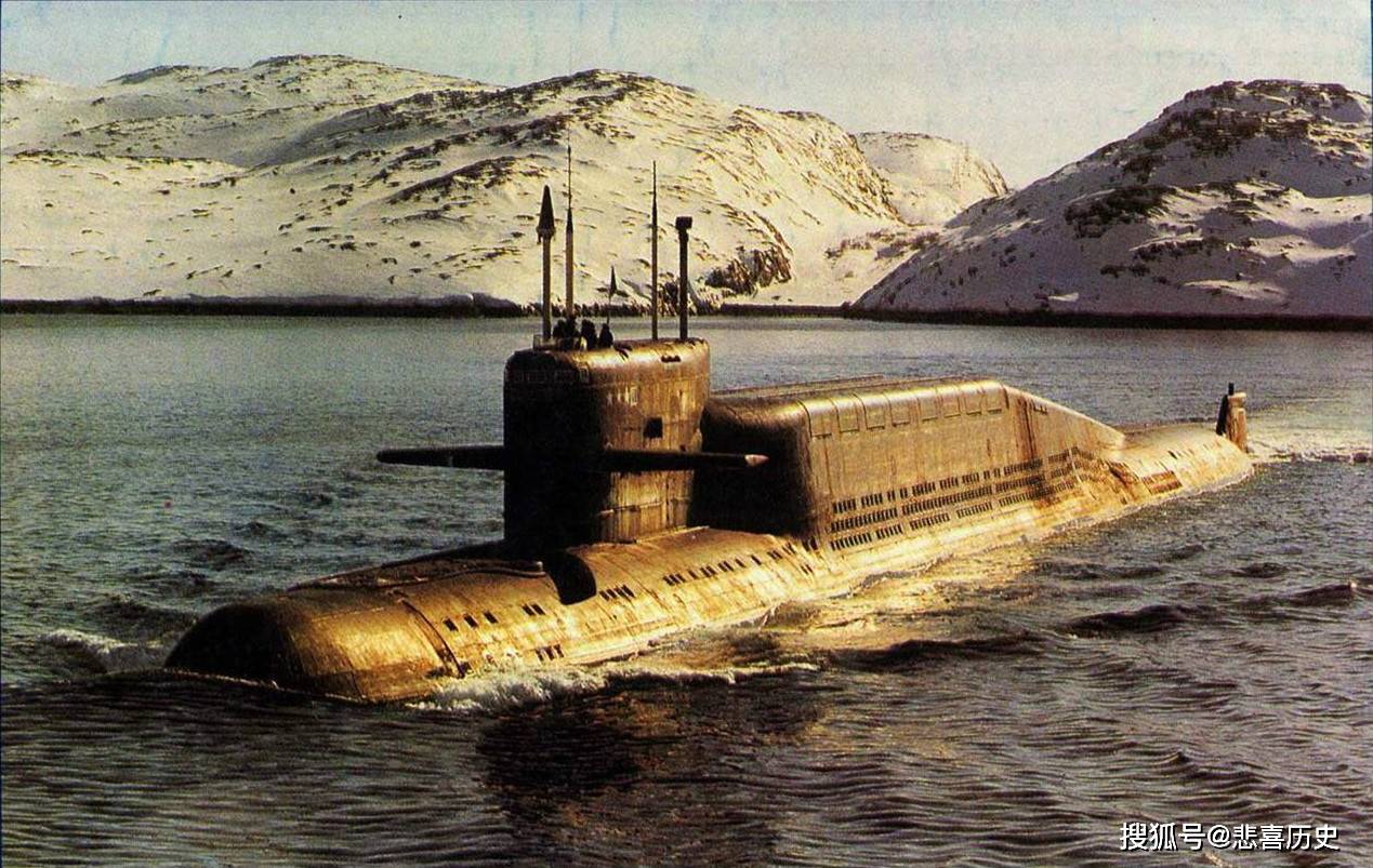 原创
            667BDRM型战略核潜艇