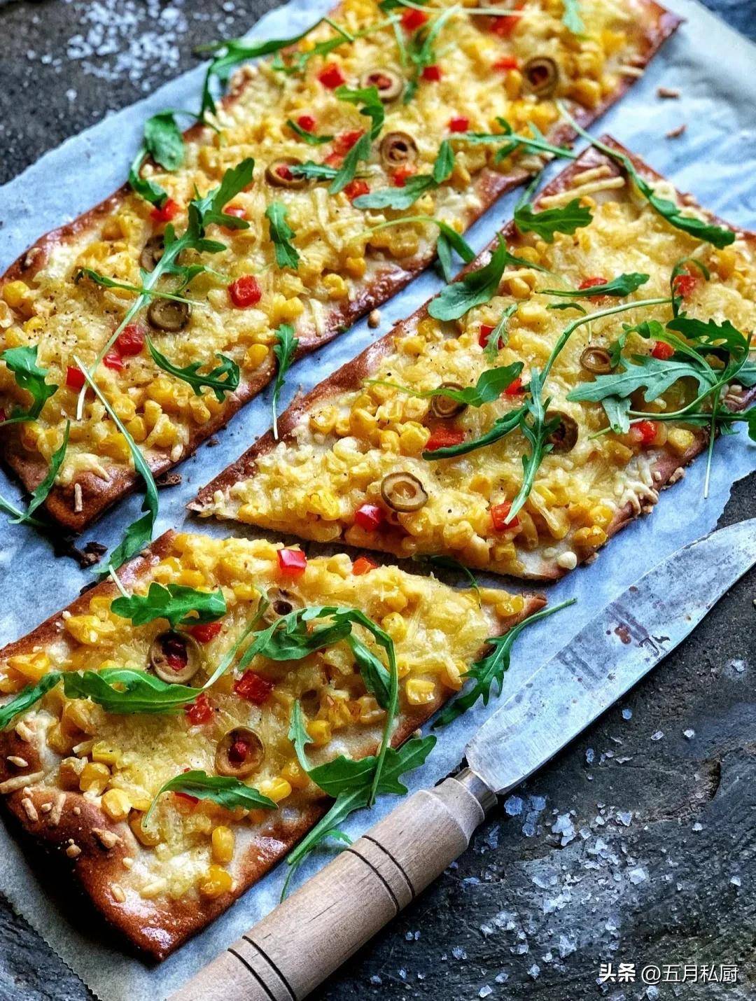 又薄又脆的玉米芝士披萨自制饼底,巨好吃_面团_橄榄_玉米粒