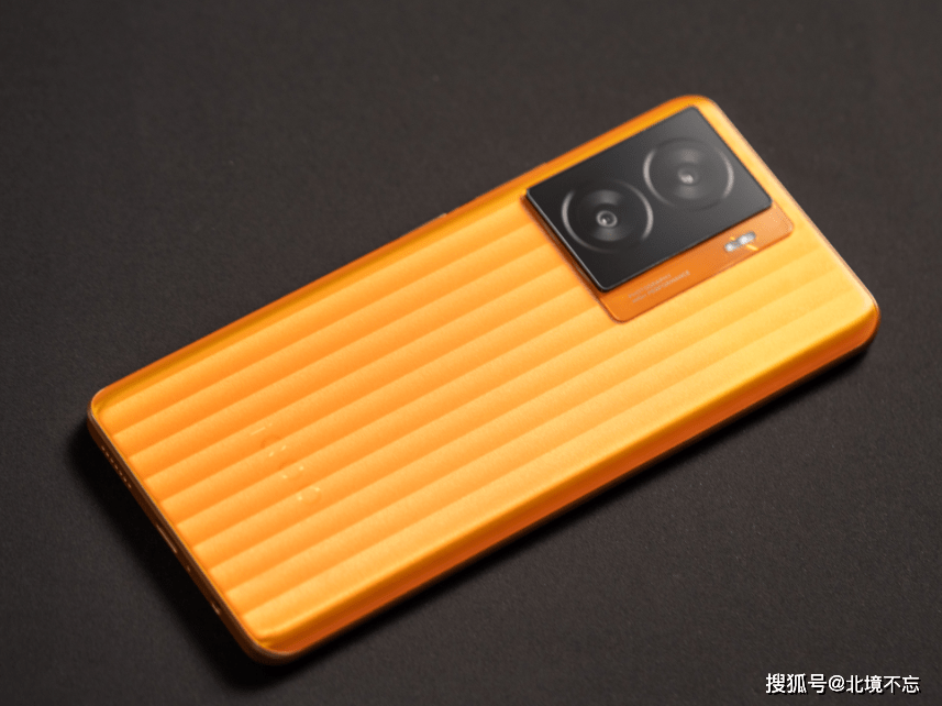 原创
            iQOO新机很“懂事”，12GB+256GB+120W，OIS光学防抖手机仅1899元4