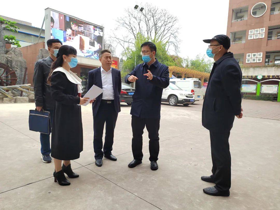 宝鸡市陈仓区委常委,宣传部长徐宏刚到千渭小学督查指导工作_检查