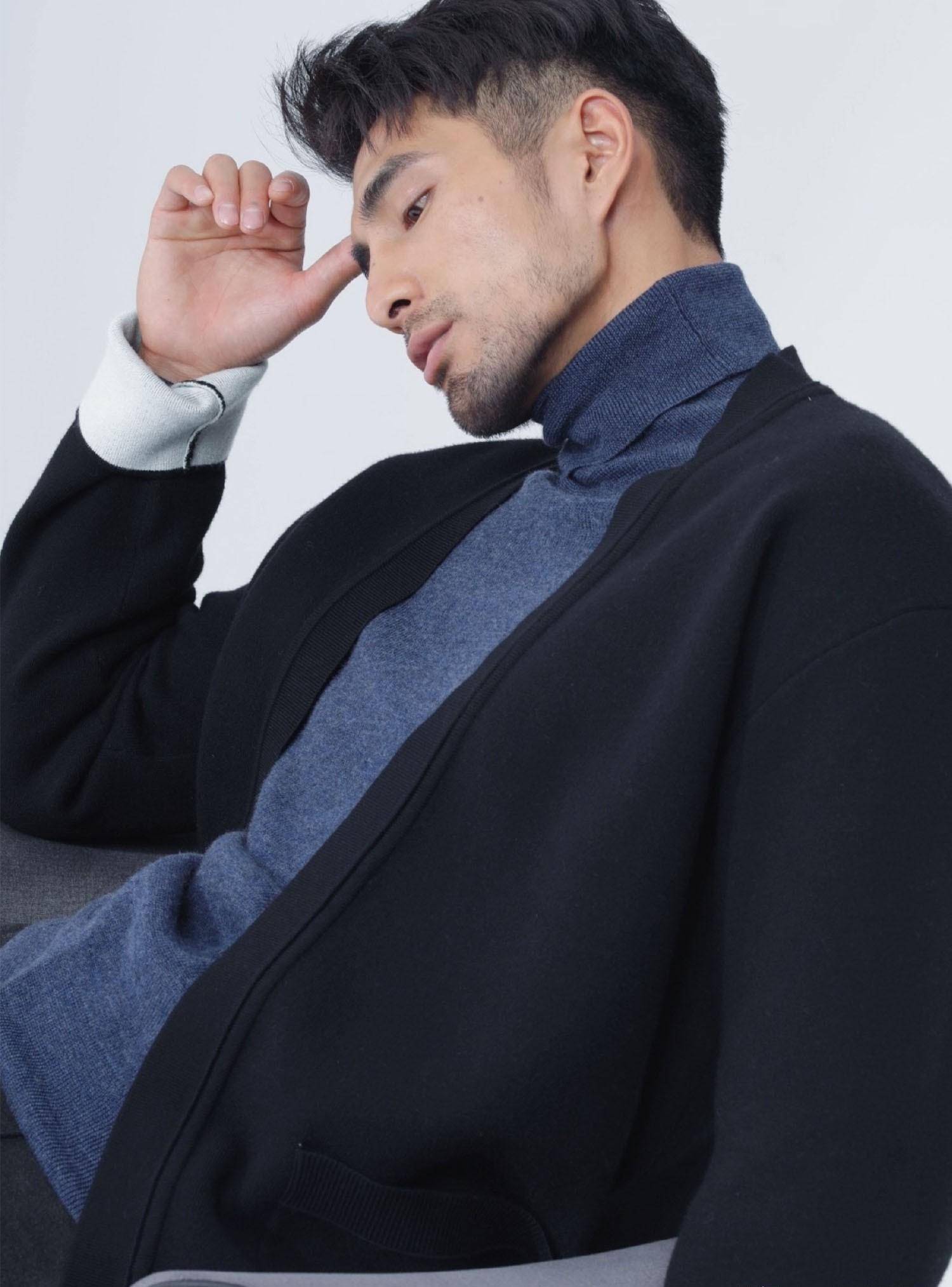 一口扎手络腮胡子,不"精致"的他,依旧活成了网友的偶像男神_女生_杨吉