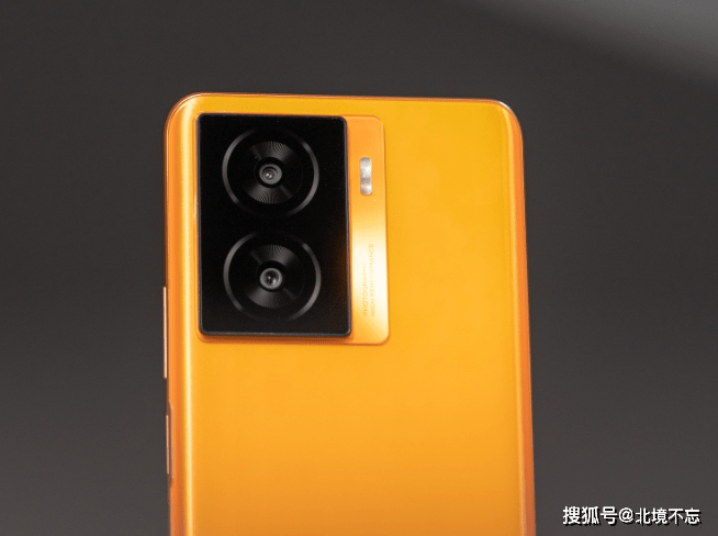 原创
            iQOO新机很“懂事”，12GB+256GB+120W，OIS光学防抖手机仅1899元3