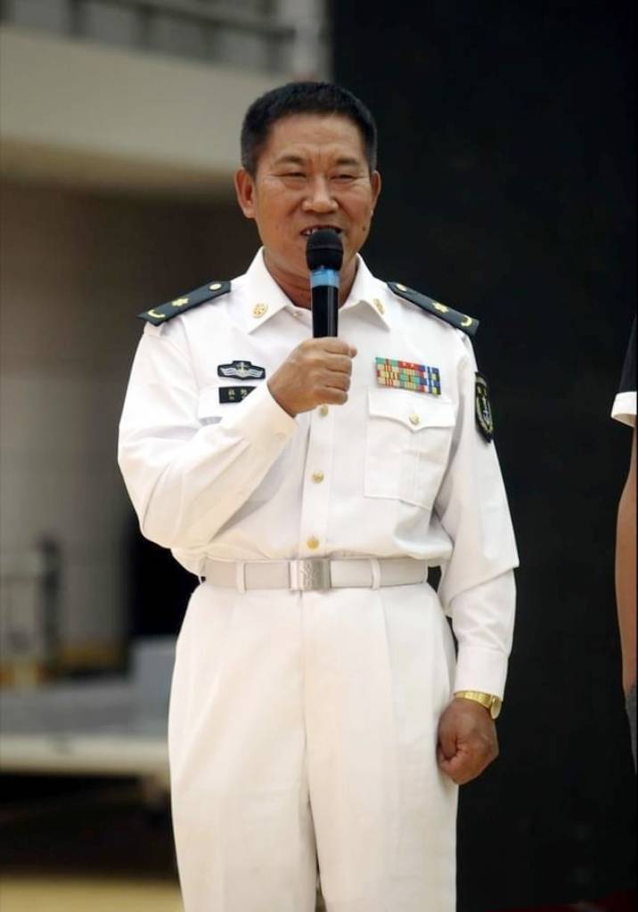 演156部戏的歪嘴大明星,军官级别比美丽的女儿大,父女现况怎样_杜旭东