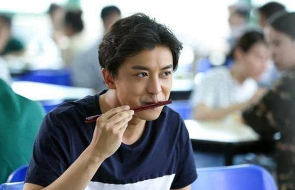 四年恋爱,六年婚姻,李佳航和李晟共同经历了什么?_公寓_爱情_张伟