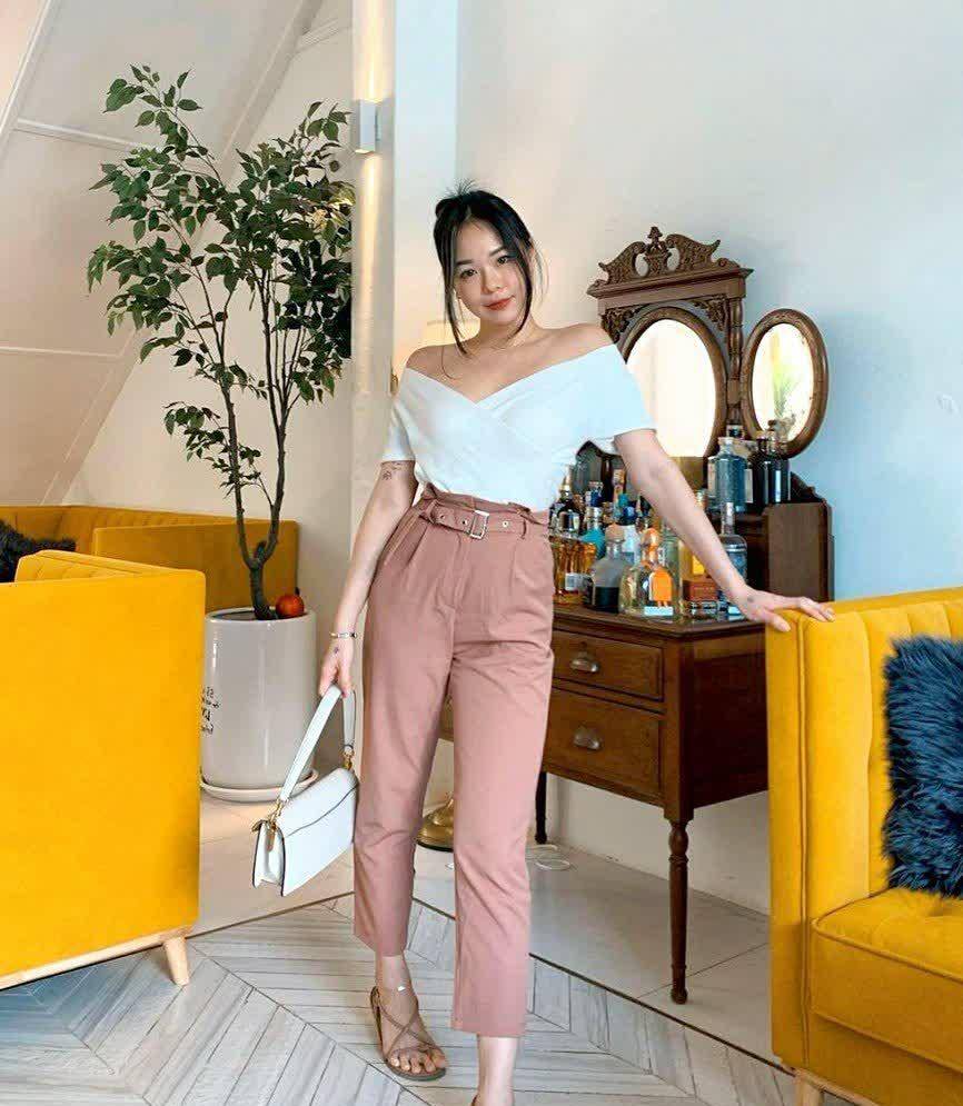 大马姑娘时尚美丽,衣品打扮令人铭记,日常穿搭活泼帅气