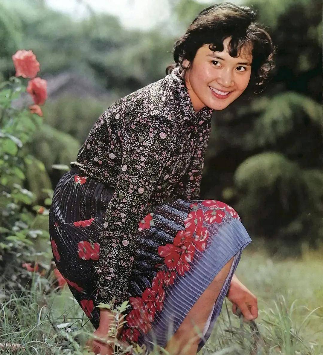 肖雄:80年代传奇女星,面相和名字都如男儿,首届金鹰奖最佳女主_事业