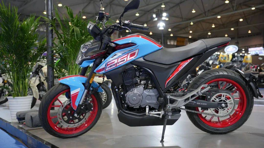 全系齐上阵,车展秀肌肉:宗申机车亮相蓉城_搜狐汽车_搜狐网