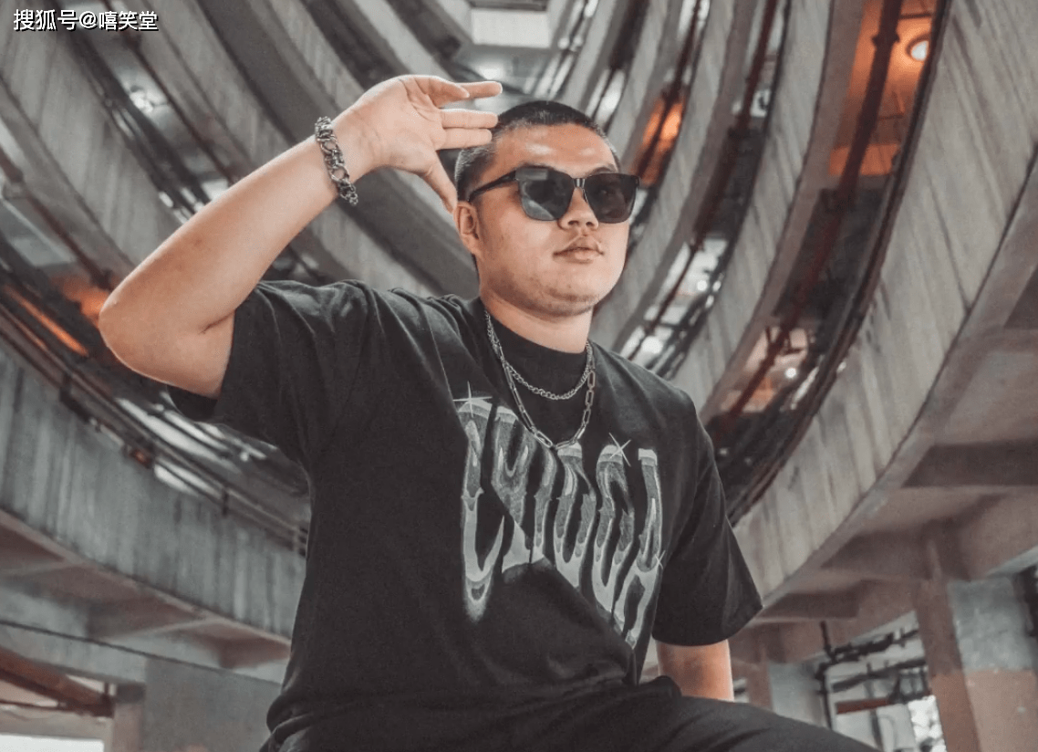 有人公开出售rapper微信,引发巨大争议!_直播_字母_其他