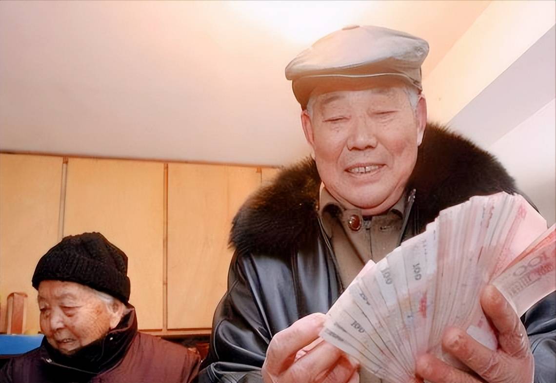 企业退休人员归社区管理死亡以后,丧葬费和抚恤金找谁要?