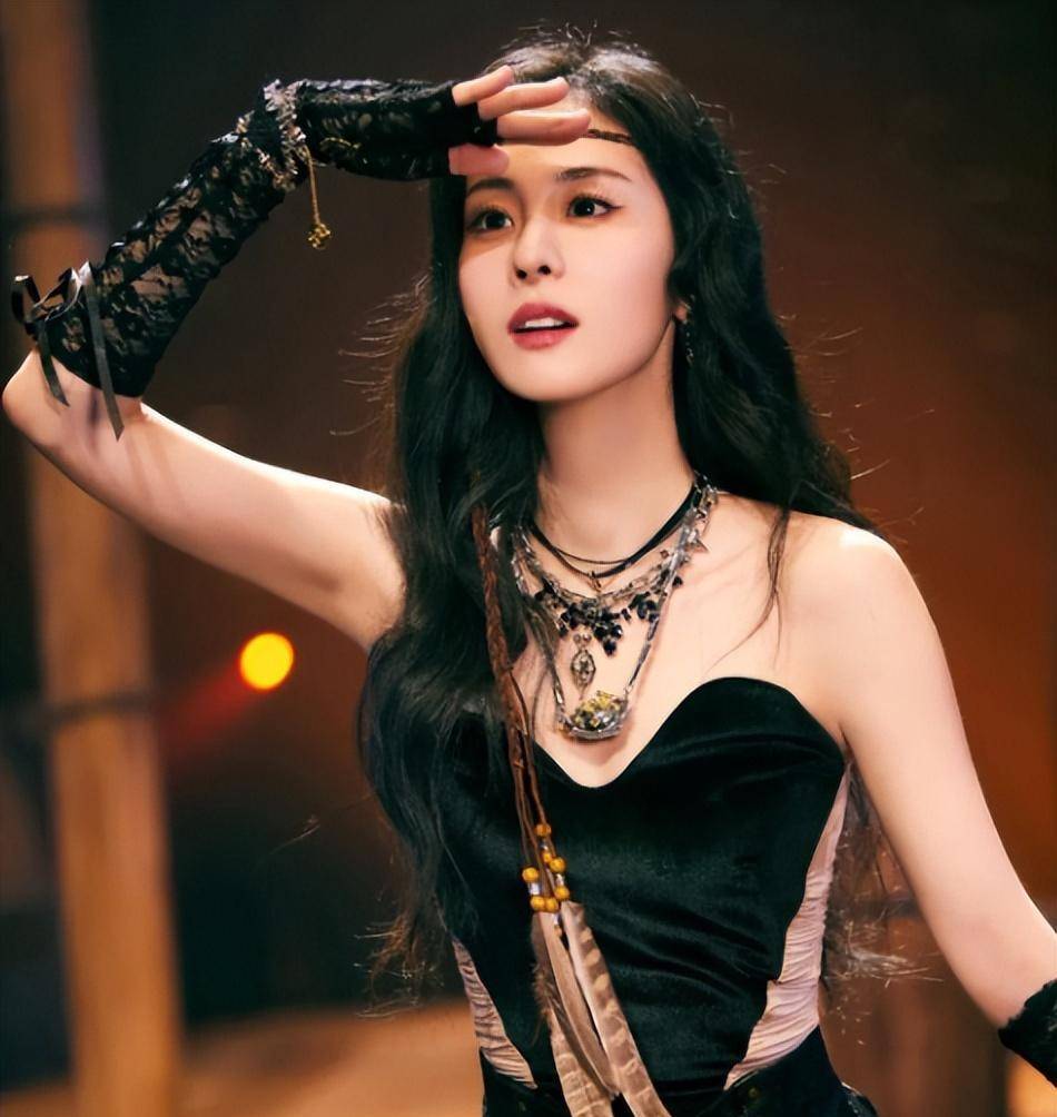 "人生赢家"张碧晨:赴韩出道被赶出宿舍,后靠能力成歌坛巨星_那英为