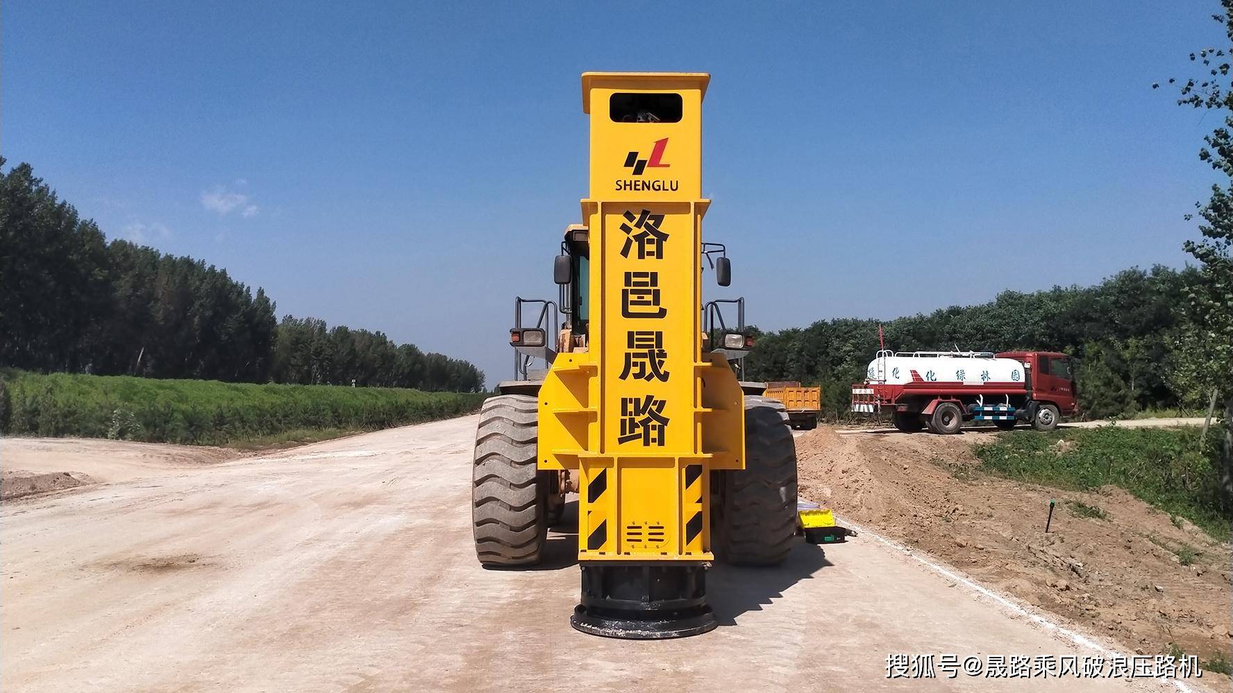 自由落锤式液压夯实机的特点?_作用_锤头_操作